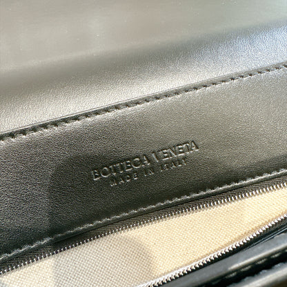 Bottega Veneta Andiamo Messenger in Black