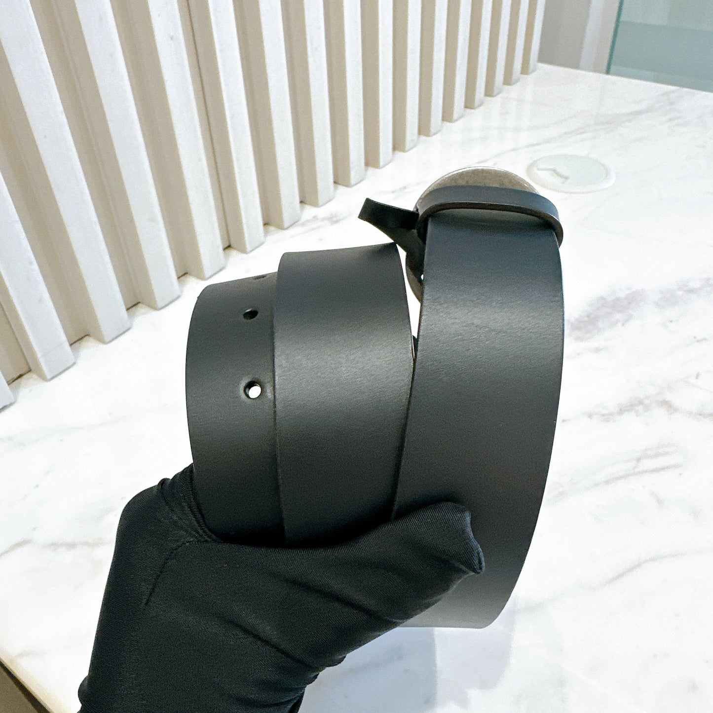 Gucci Black Leather Silver Interlocking Belt