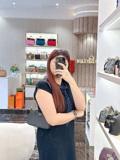 LV Easy Pouch in Black Empreinte