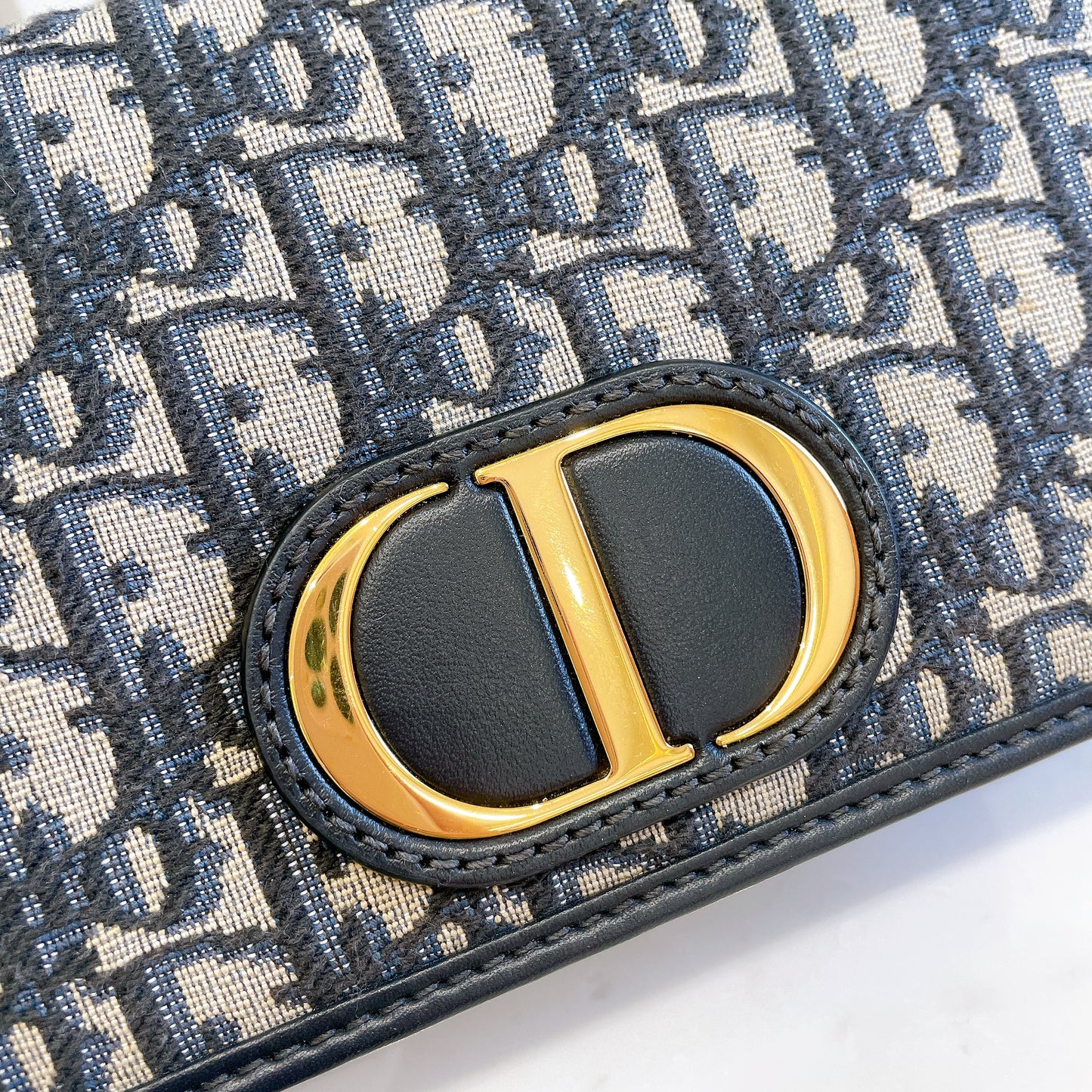 Dior 30 Montaigne Pouch 2 in 1