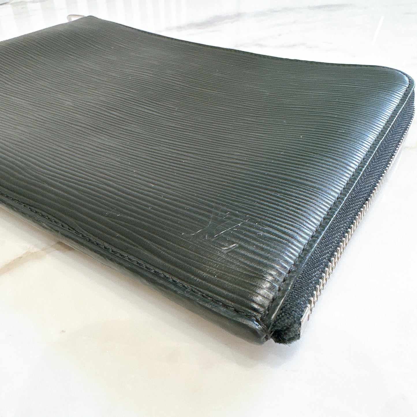 LV Epi Clutch in Black