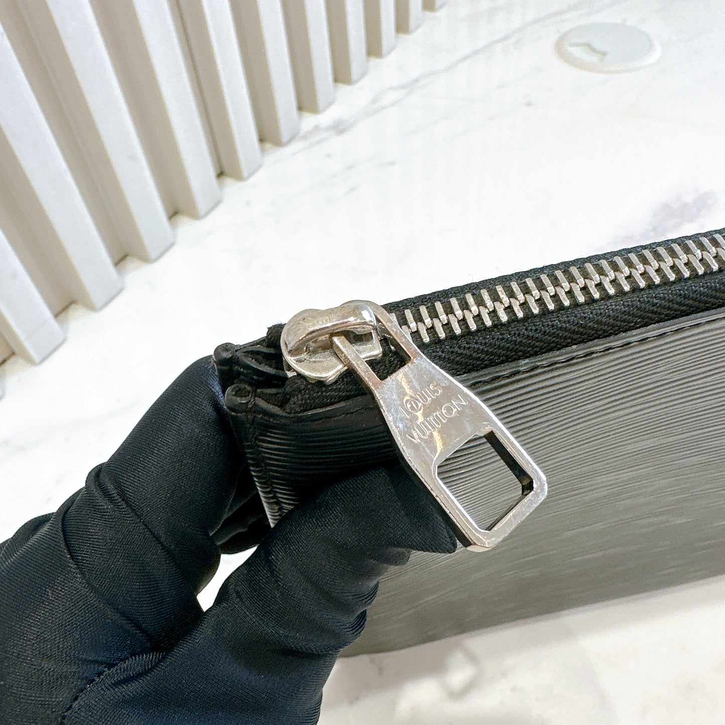 LV Epi Clutch in Black