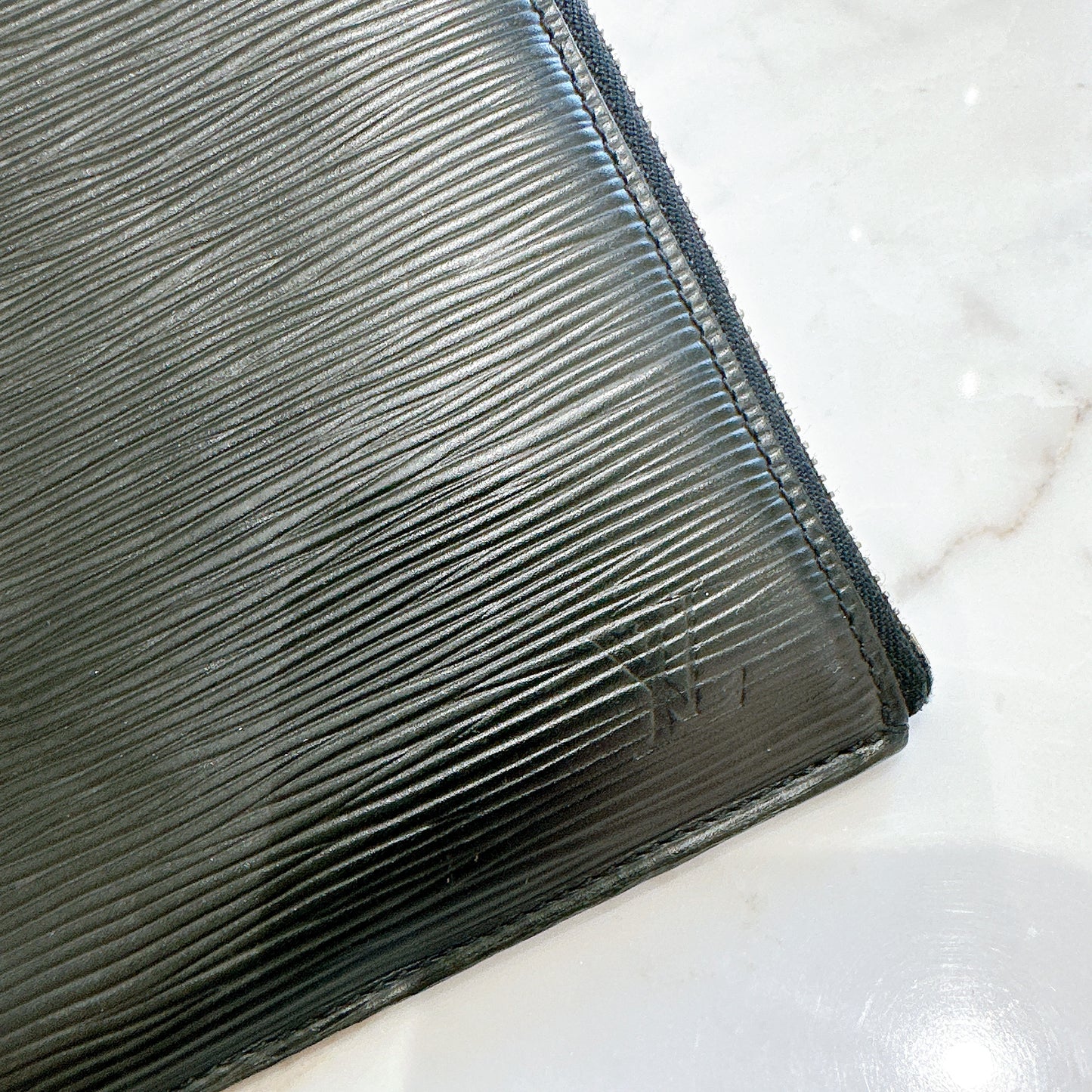 LV Epi Clutch in Black
