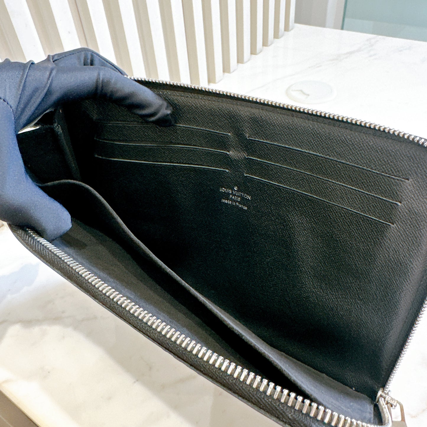 LV Epi Clutch in Black