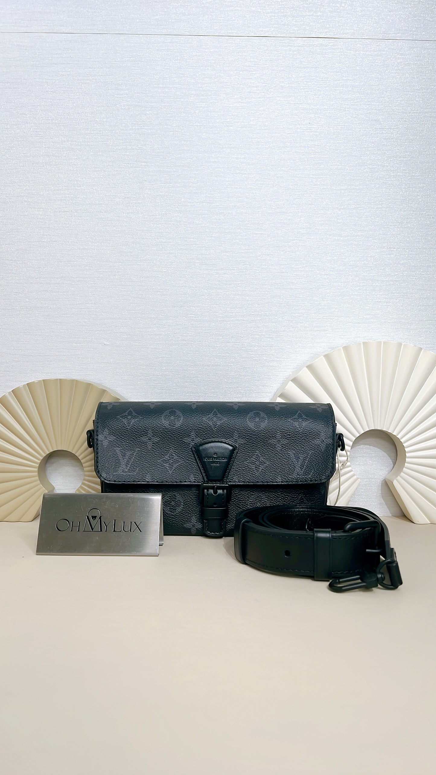 LV Montsouris Wearable Wallet Monogram Eclipse