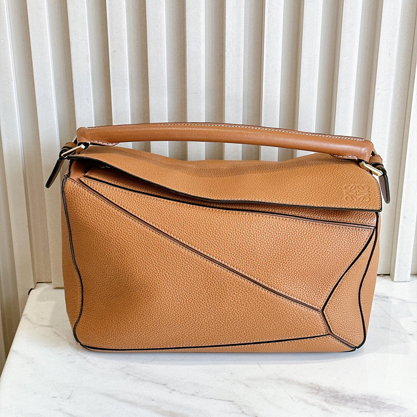 Loewe Puzzle Medium in Light Caramel