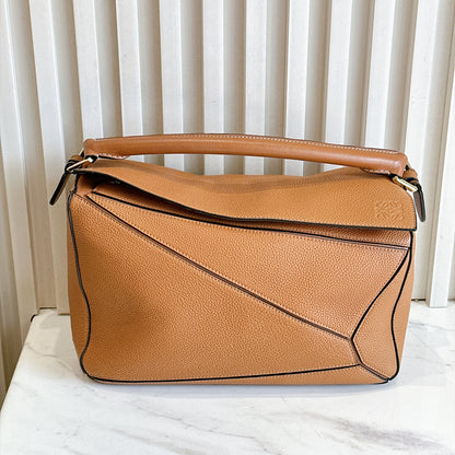 Loewe Puzzle Medium in Light Caramel