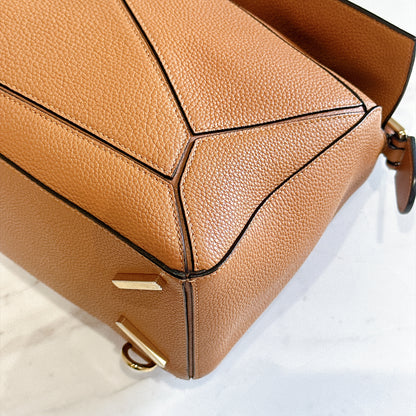 Loewe Puzzle Medium in Light Caramel