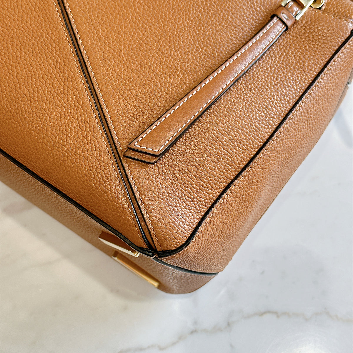 Loewe Puzzle Medium in Light Caramel