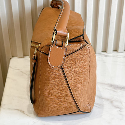 Loewe Puzzle Medium in Light Caramel