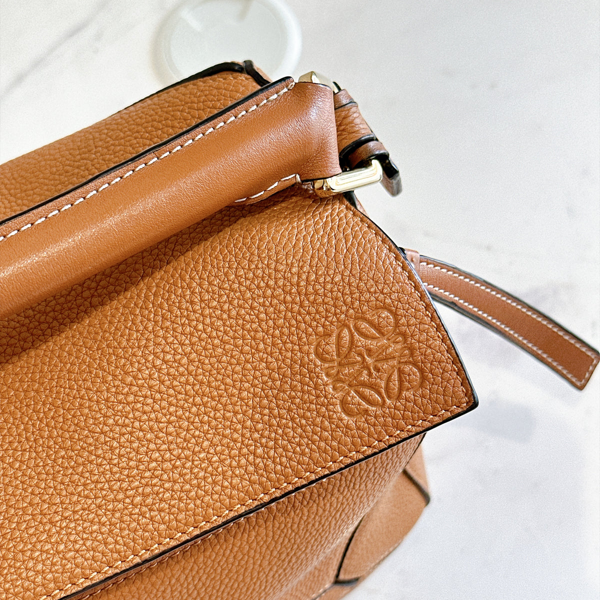 Loewe Puzzle Medium in Light Caramel