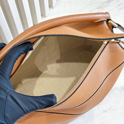Loewe Puzzle Medium in Light Caramel