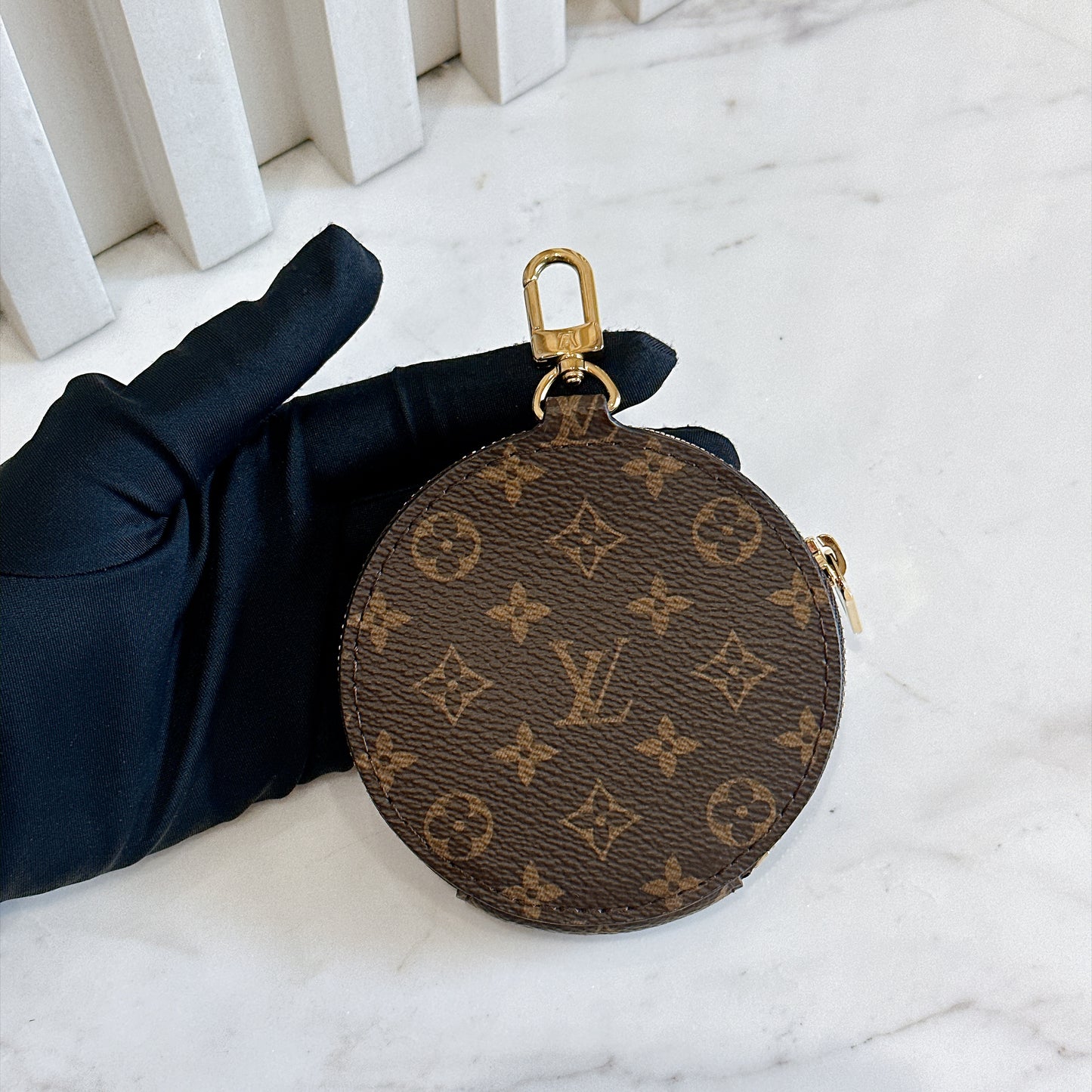 LV On The Go PM in Reverse Monogram