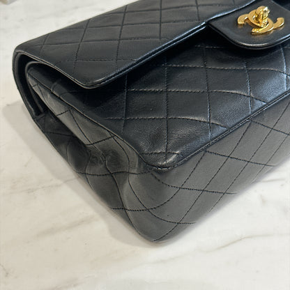 Chanel Vintage Classic Flap Medium in Black Lambskin