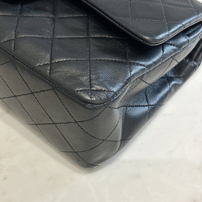 Chanel Vintage Classic Flap Medium in Black Lambskin