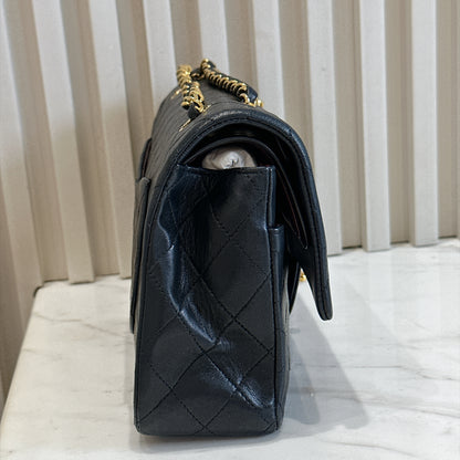 Chanel Vintage Classic Flap Medium in Black Lambskin