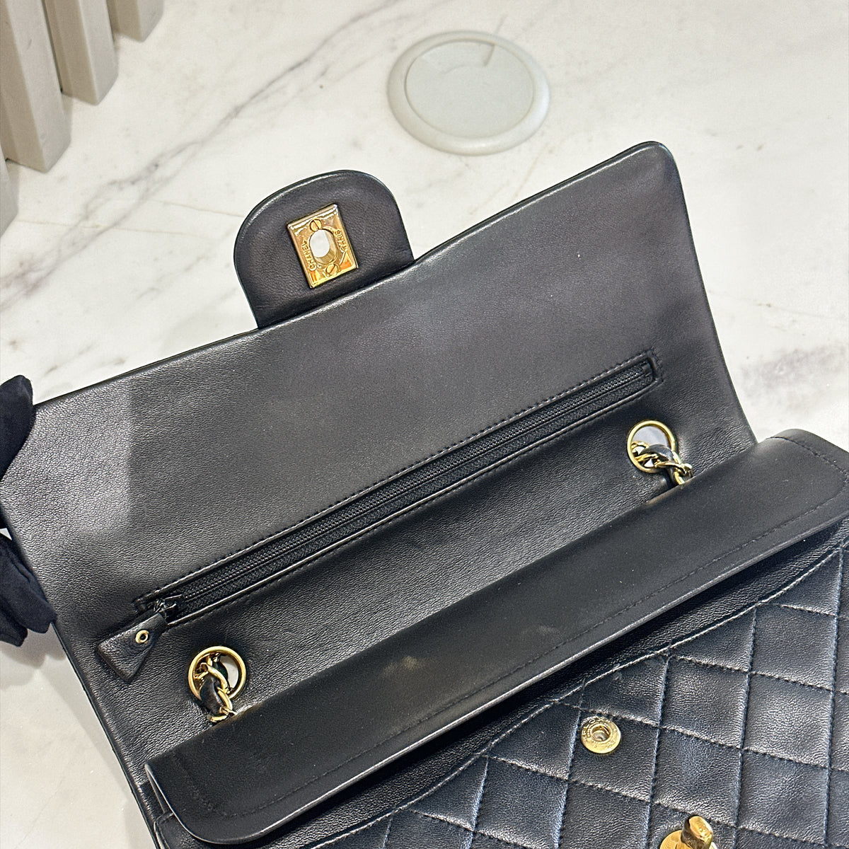 Chanel Vintage Classic Flap Medium in Black Lambskin