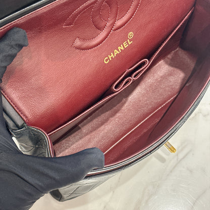 Chanel Vintage Classic Flap Medium in Black Lambskin