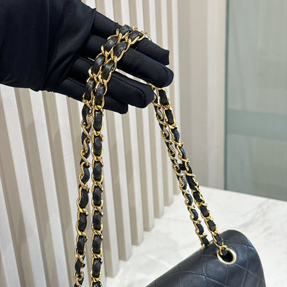 Chanel Vintage Classic Flap Medium in Black Lambskin