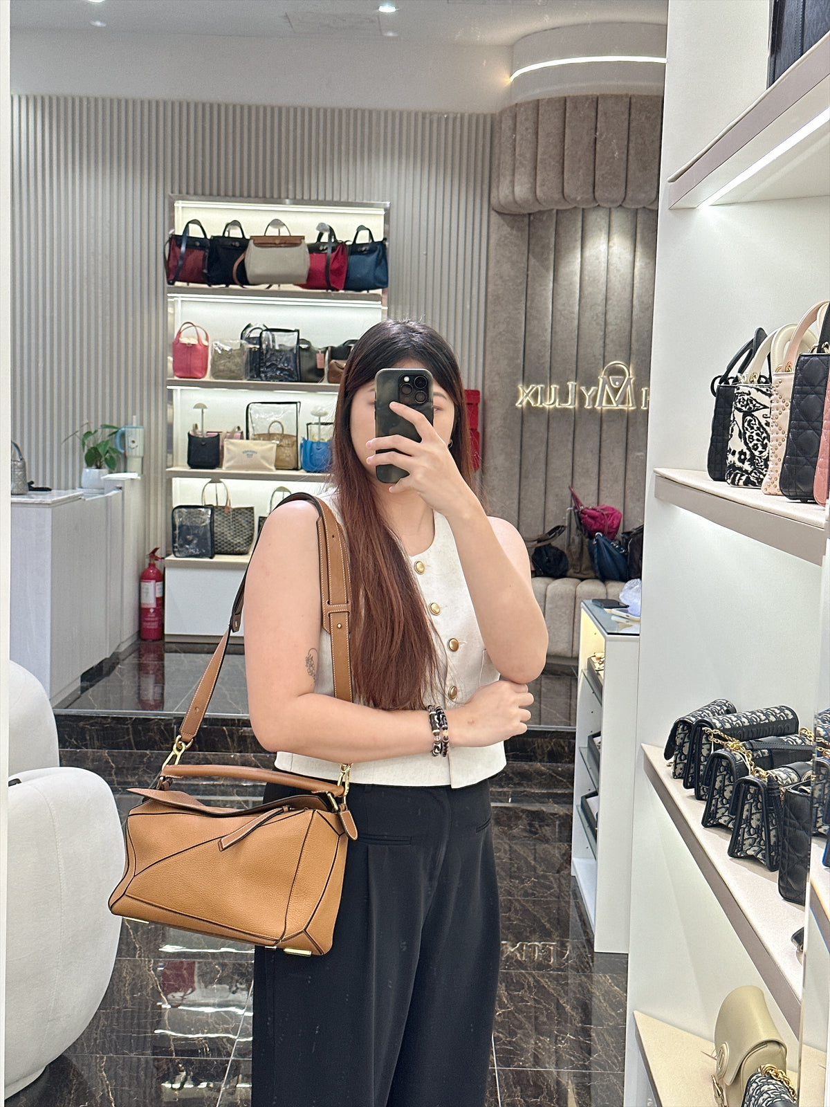 Loewe Puzzle Medium in Light Caramel