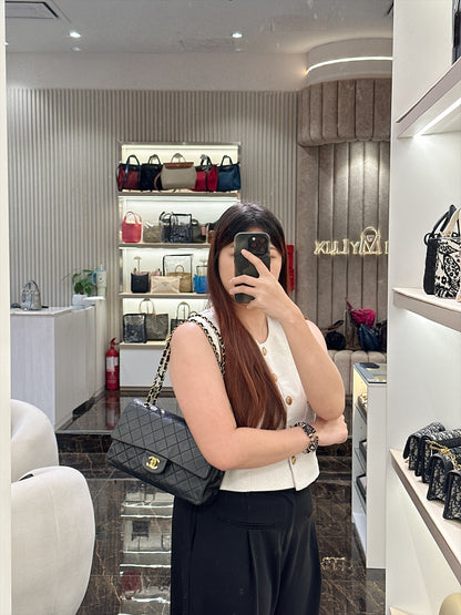 Chanel Vintage Classic Flap Medium in Black Lambskin