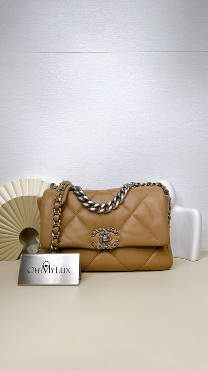 Chanel 19 Beige in Small Lambskin