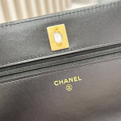 Chanel Turn Lock CC WOC Pearl Crush in Black GHW