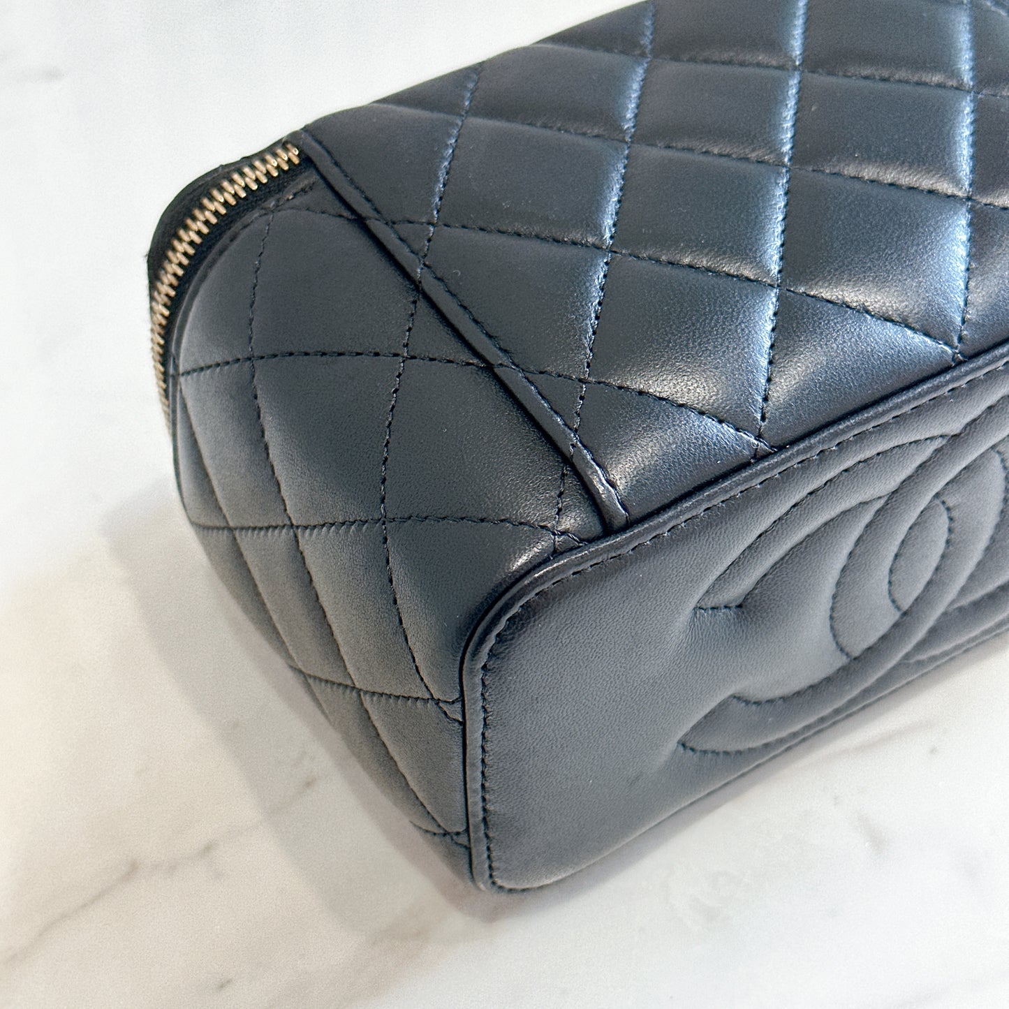 Chanel Vanity Case Black With Pearl Crush