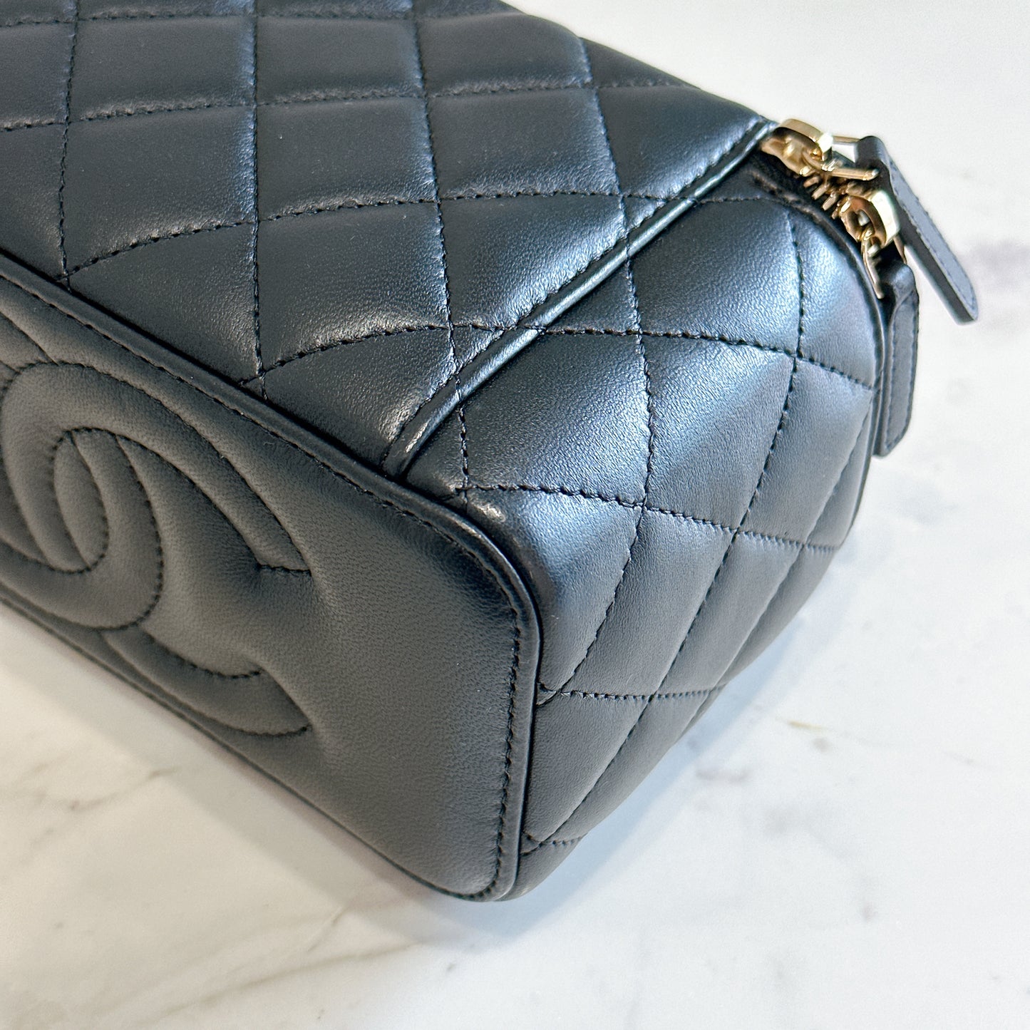 Chanel Vanity Case Black With Pearl Crush
