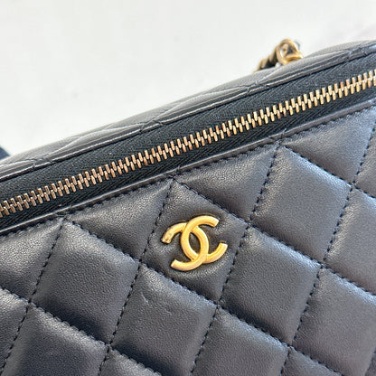 Chanel Vanity Case Black With Pearl Crush