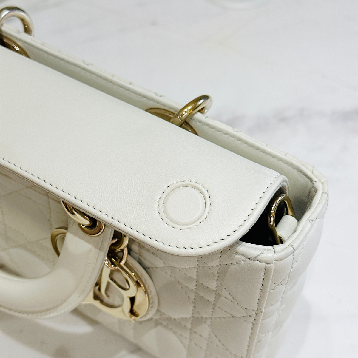 Lady Djoy Medium in White LGHW