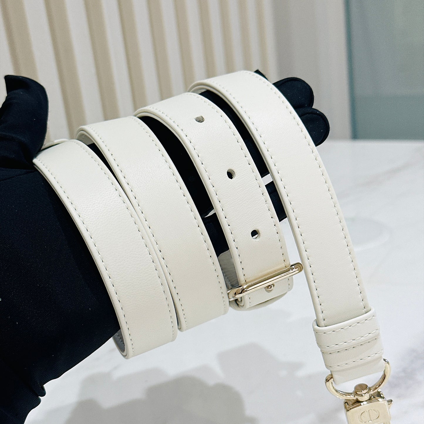 Lady Djoy Medium in White LGHW