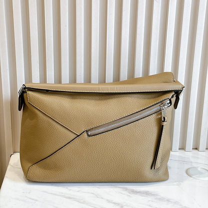 Loewe Puzzle Large in Artichoke Green