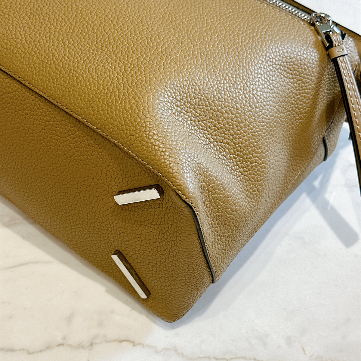 Loewe Puzzle Large in Artichoke Green