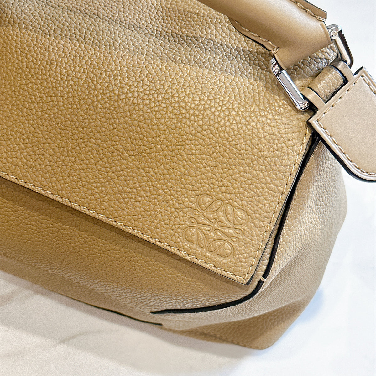 Loewe Puzzle Large in Artichoke Green