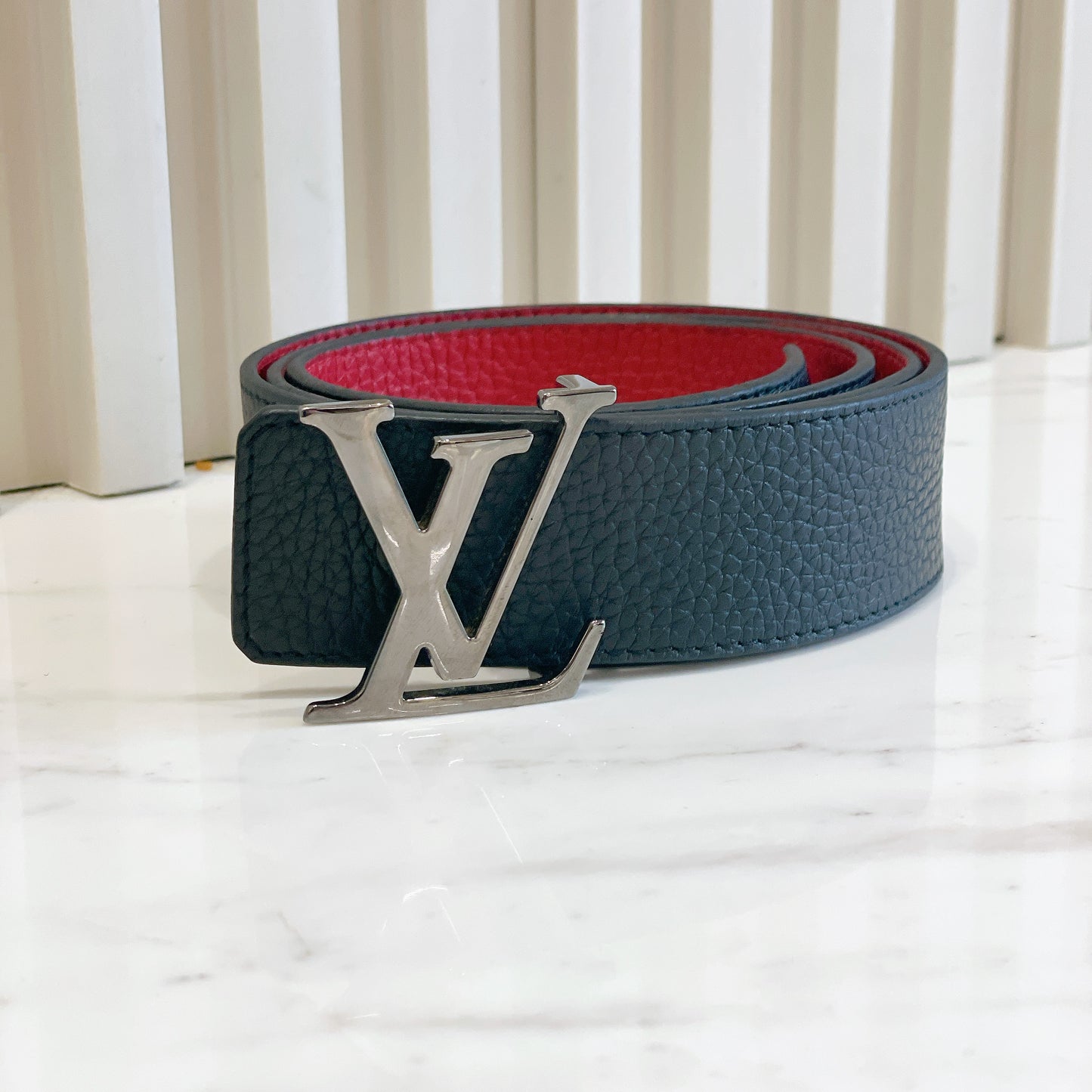 LV Reversible Taurillon Initiales Belt in Black/Red SHW