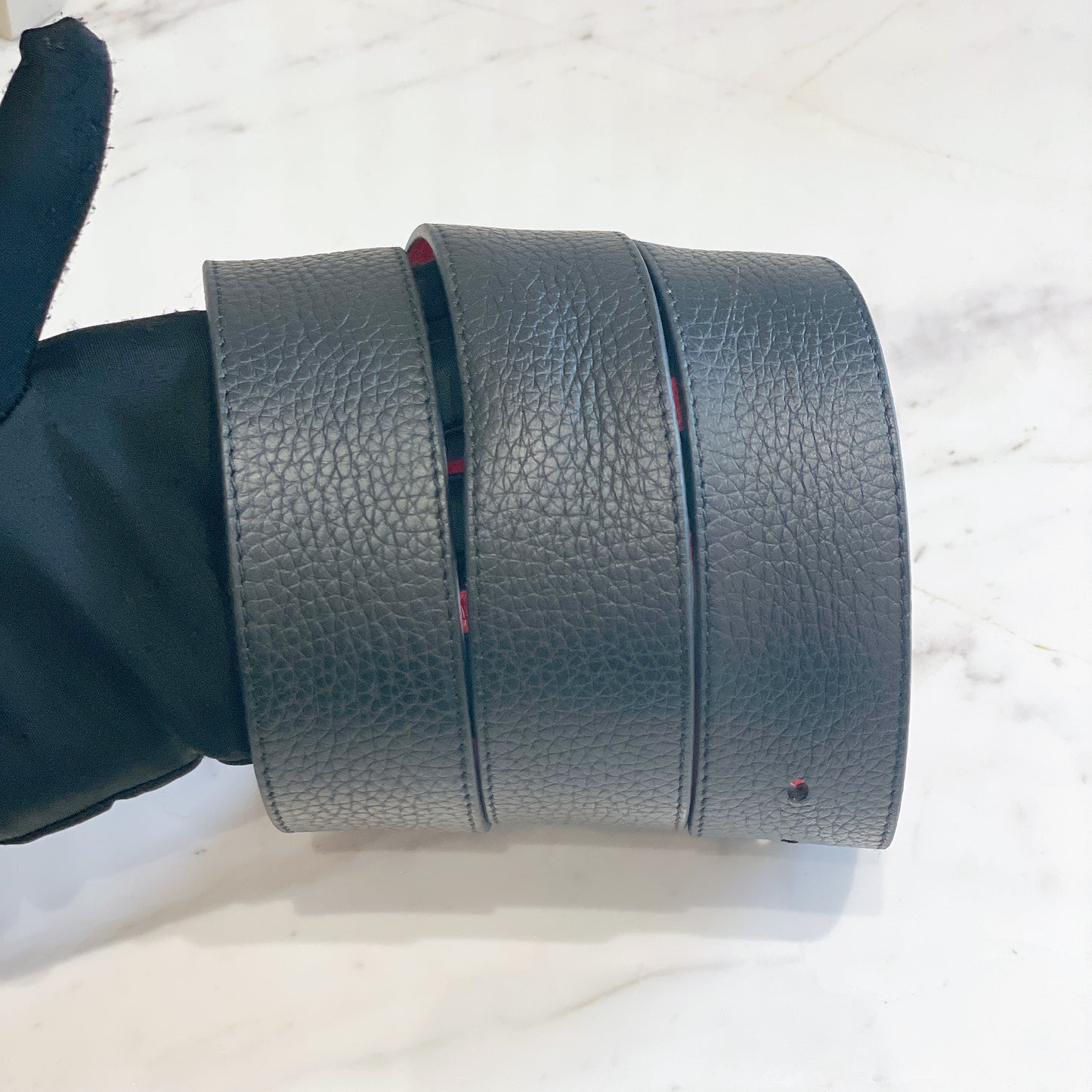 LV Reversible Taurillon Initiales Belt in Black/Red SHW