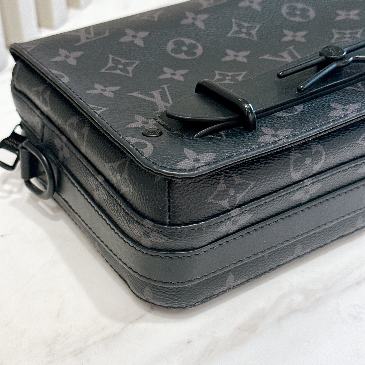 LV Steamer Messenger Bag in Monogram Eclipse