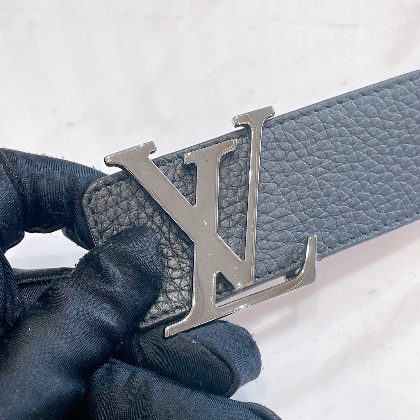 LV Reversible Taurillon Initiales Belt in Black/Red SHW