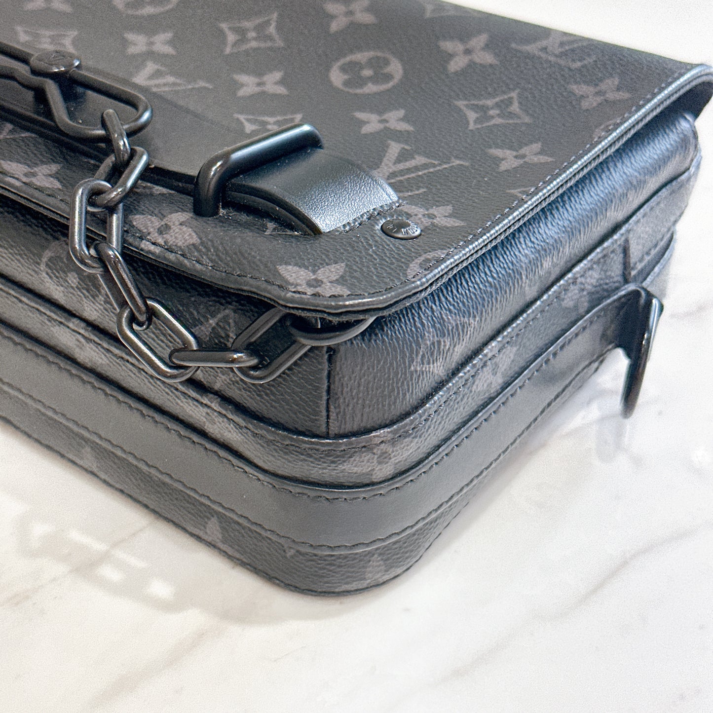 LV Steamer Messenger Bag in Monogram Eclipse