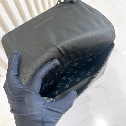 LV Steamer Messenger Bag in Monogram Eclipse