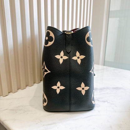 LV Neo Noe Bicolour in Black/Creme