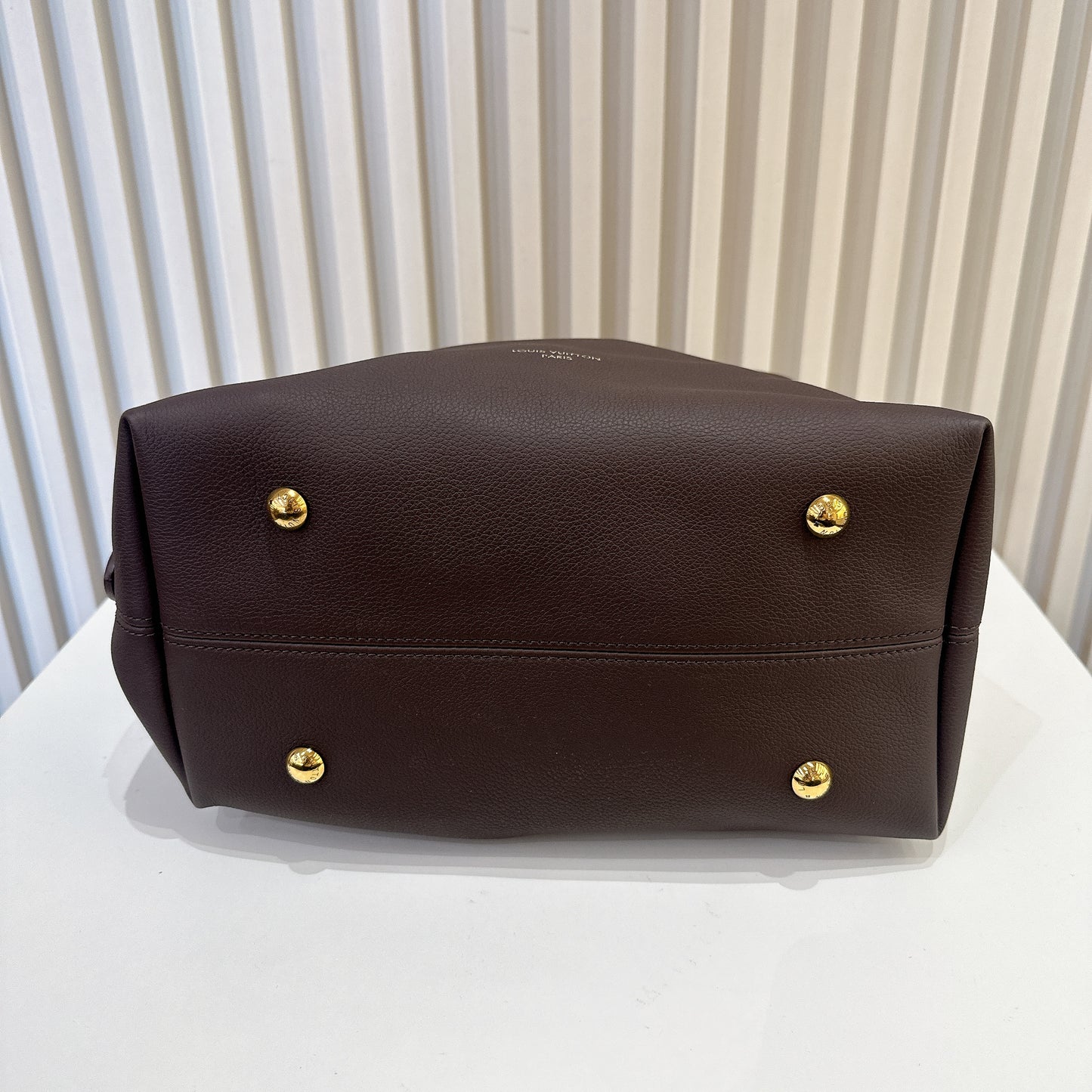 LV Low Key Hobo MM in Smoke