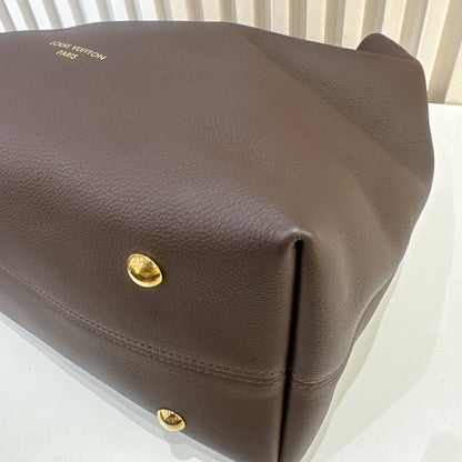 LV Low Key Hobo MM in Smoke