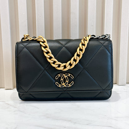 Chanel 19 WOC in Black GHW