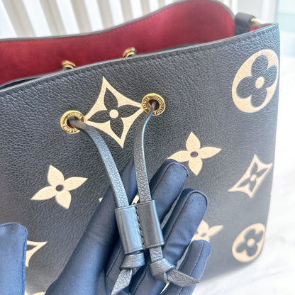 LV Neo Noe Bicolour in Black/Creme