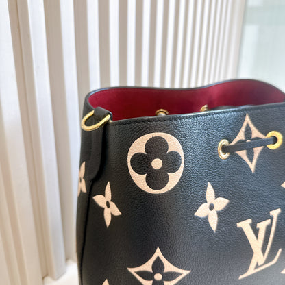 LV Neo Noe Bicolour in Black/Creme