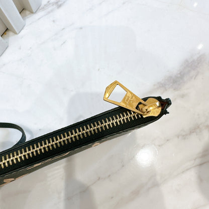 LV Neo Noe Bicolour in Black/Creme