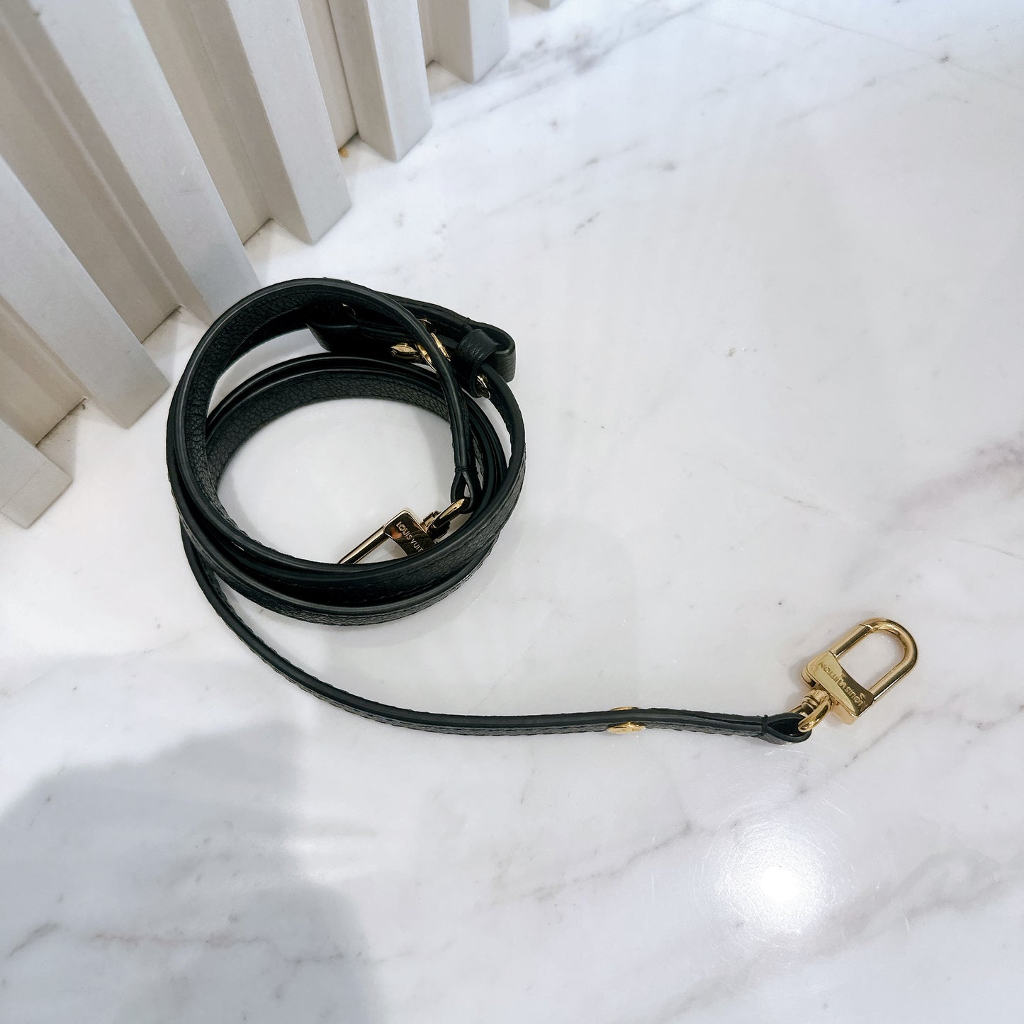 LV Neo Noe Bicolour in Black/Creme
