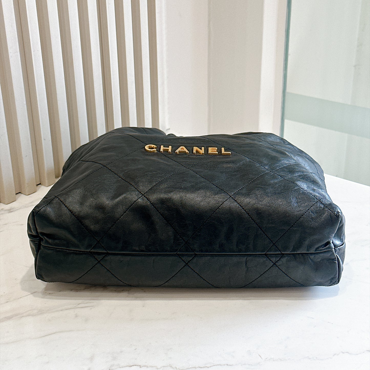 Chanel 22 Large in Black Calfskin GHW
